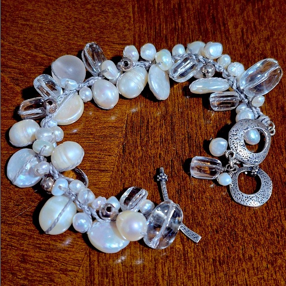 Silpada Effervescence White Pearl and Clear Crystal Bracelet - Picture 3 of 8
